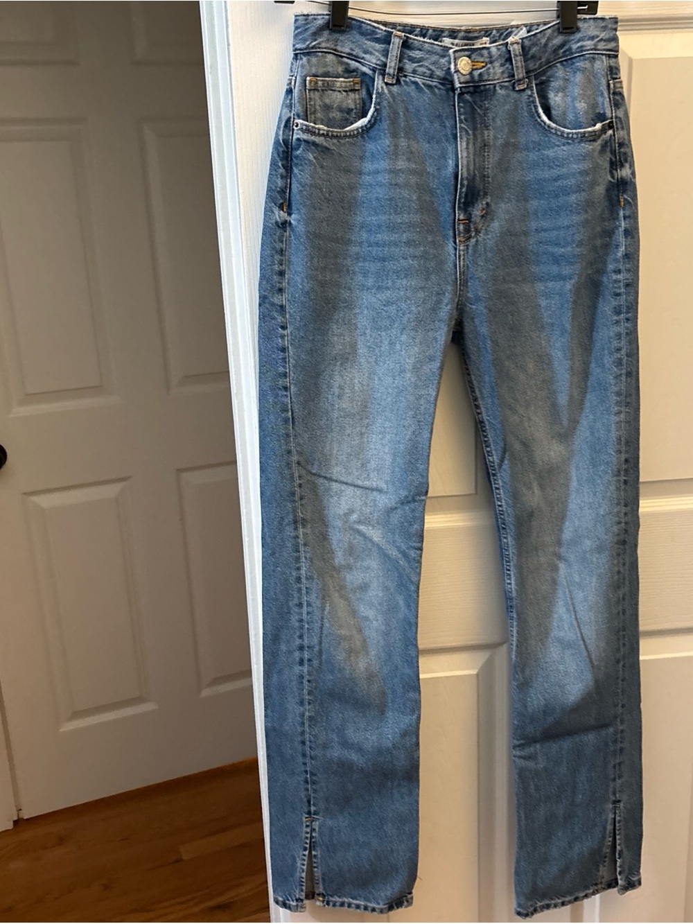 Pull&Bear Straight-Leg Women's Jeans in Light Blue Wash